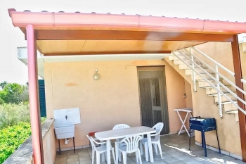 Appartamento a 30mt dalla spiaggia di Torre Pali)