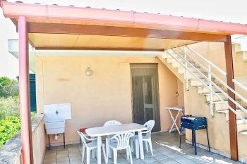 Appartamento a 30mt dalla spiaggia di Torre Pali)