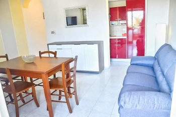 Appartamento a 30mt dalla spiaggia di Torre Pali)